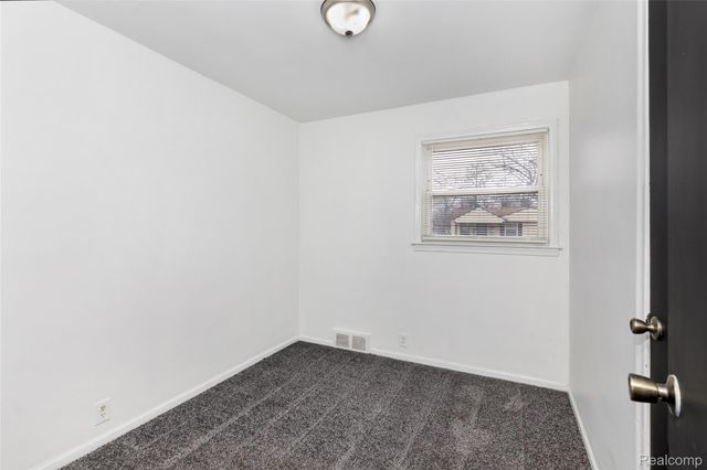 17204 Euclid Avenue, Allen Park, MI 48101