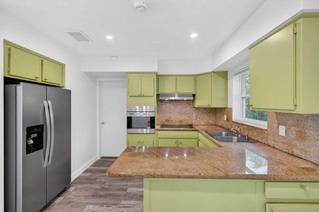 3140 NE 9th Avenue, Pompano Beach, FL 33064