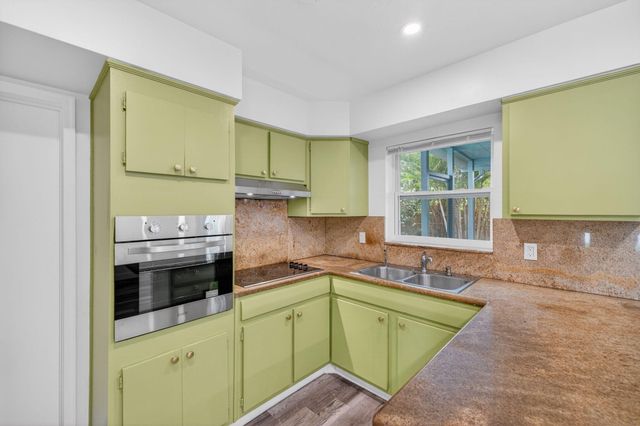 3140 NE 9th Avenue, Pompano Beach, FL 33064