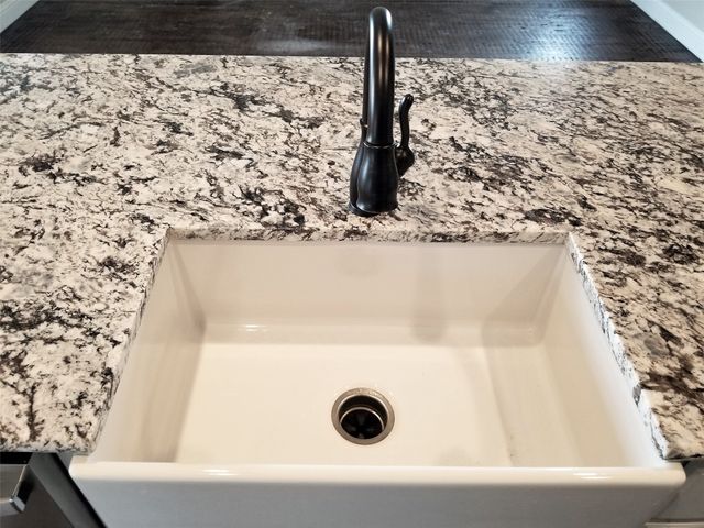 376 Willie's Court, Whitesboro, TX 76273