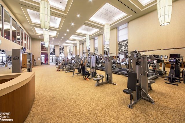 20 West St Apt 40F, New York City, NY 10004