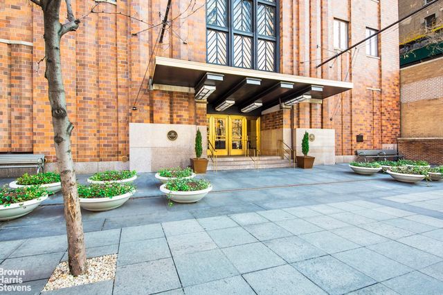 20 West St Apt 40F, New York City, NY 10004
