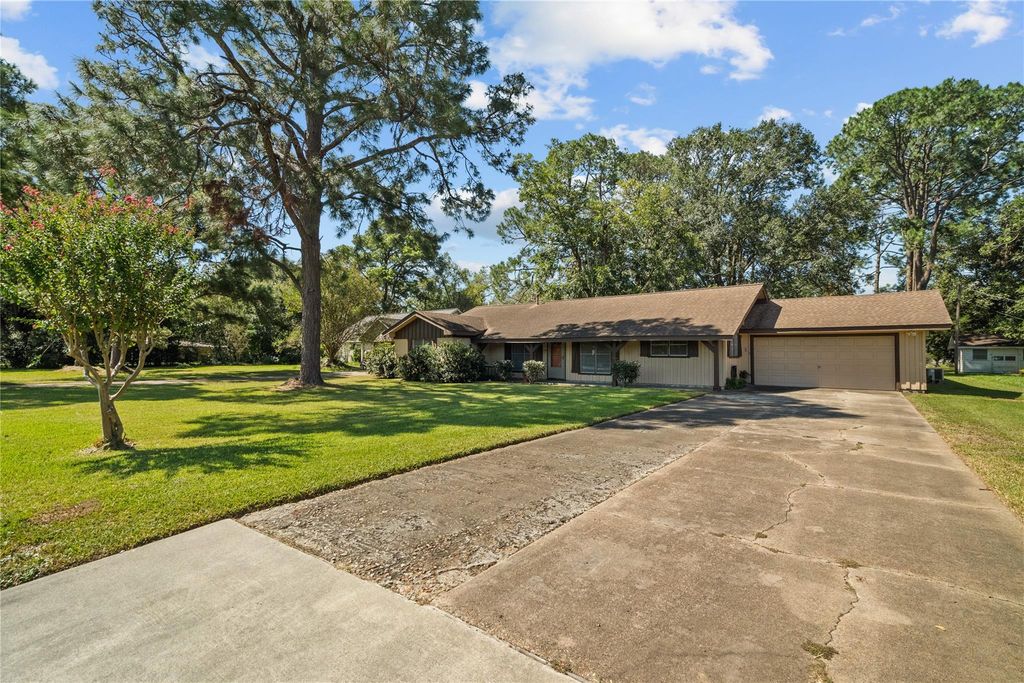225 N Amburn Road, Texas City, TX 77591
