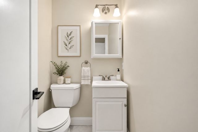 31 Farrwood Dr 31, Haverhill, MA 01835