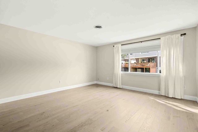 31 Farrwood Dr 31, Haverhill, MA 01835