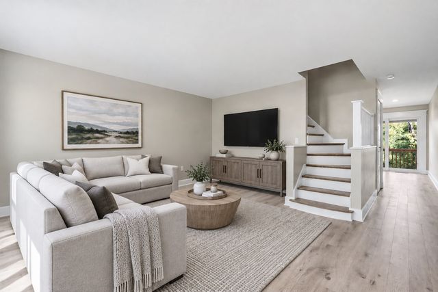 31 Farrwood Dr 31, Haverhill, MA 01835