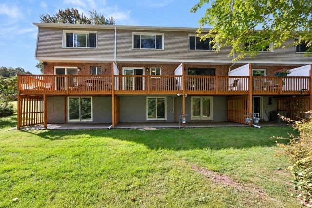31 Farrwood Dr 31, Haverhill, MA 01835
