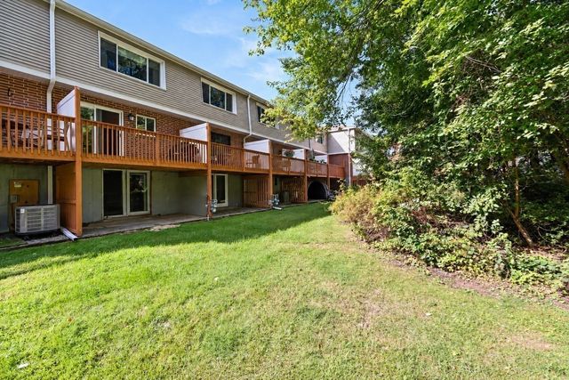 31 Farrwood Dr 31, Haverhill, MA 01835