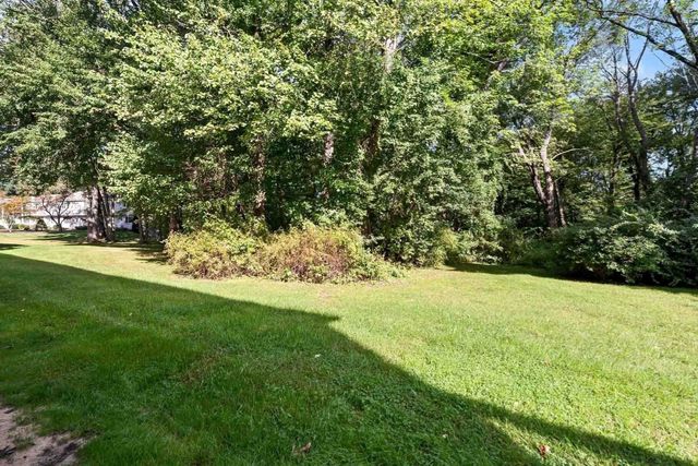 31 Farrwood Dr 31, Haverhill, MA 01835