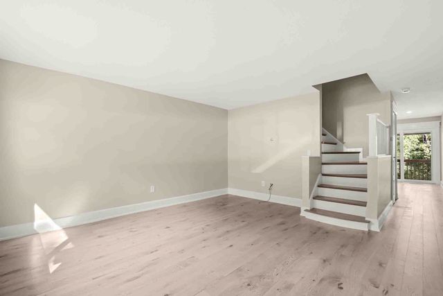 31 Farrwood Dr 31, Haverhill, MA 01835