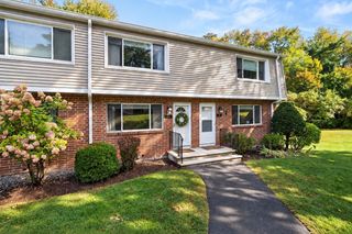 31 Farrwood Dr 31, Haverhill, MA 01835
