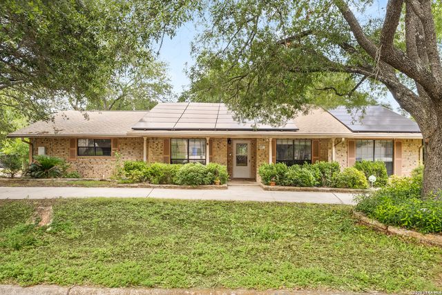 225 HILLTOP DR, Seguin, TX 78155