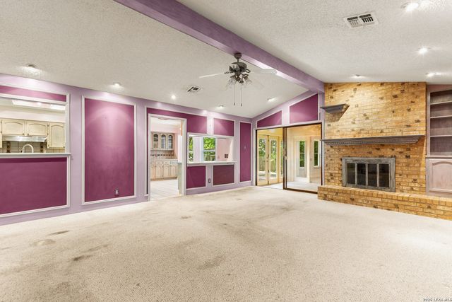 225 HILLTOP DR, Seguin, TX 78155