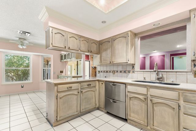225 HILLTOP DR, Seguin, TX 78155