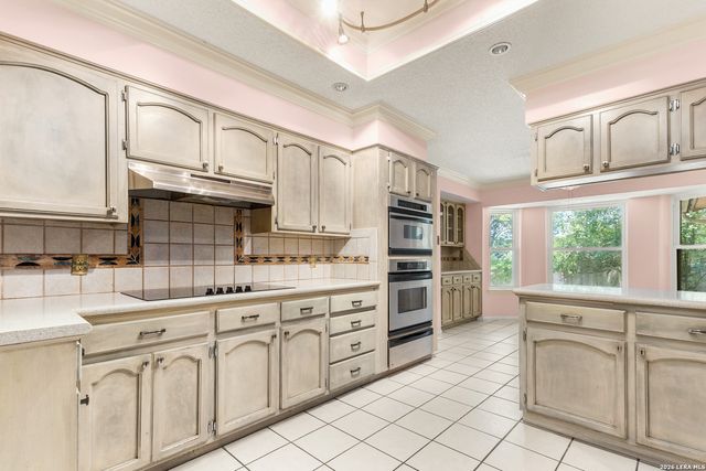 225 HILLTOP DR, Seguin, TX 78155