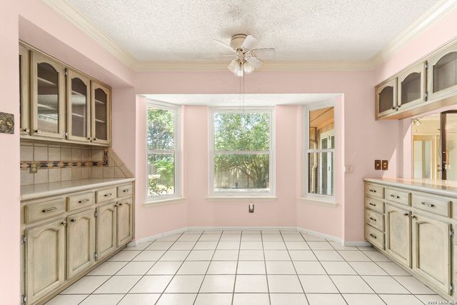225 HILLTOP DR, Seguin, TX 78155