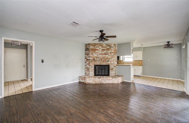 3290 Hunters Glen Drive, Missouri City, TX 77459