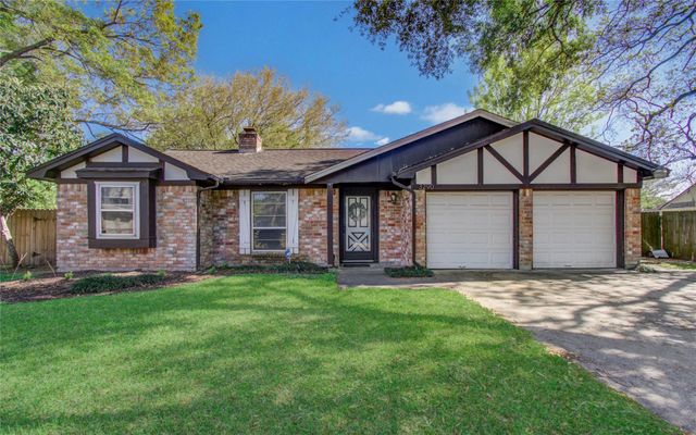 3290 Hunters Glen Drive, Missouri City, TX 77459