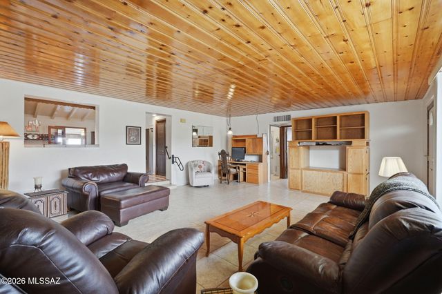 3890 E Defiance Street, Oracle, AZ 85623