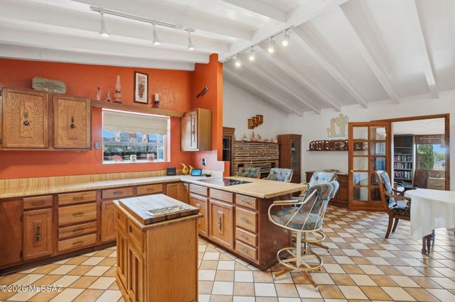 3890 E Defiance Street, Oracle, AZ 85623