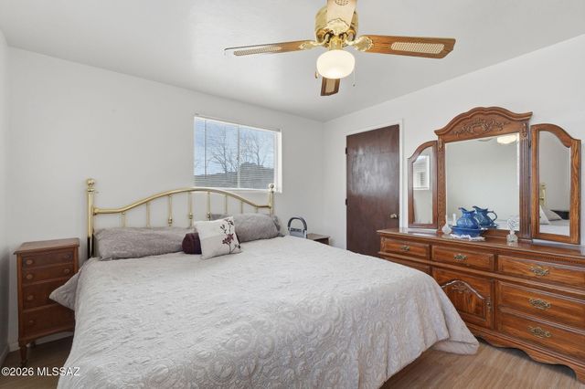 3890 E Defiance Street, Oracle, AZ 85623