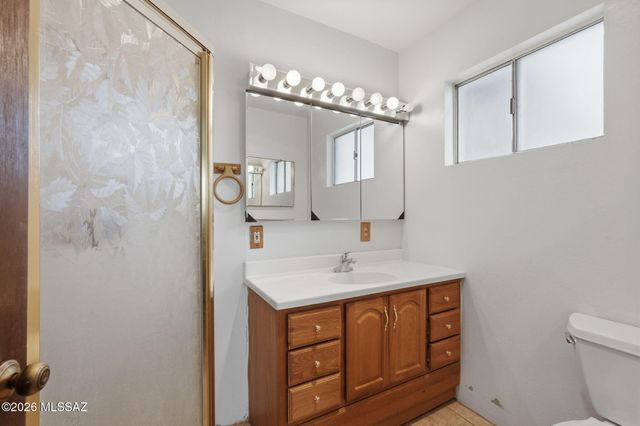 3890 E Defiance Street, Oracle, AZ 85623