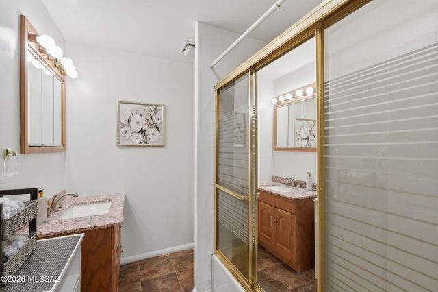 3890 E Defiance Street, Oracle, AZ 85623