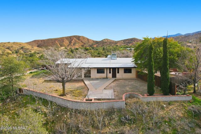 3890 E Defiance Street, Oracle, AZ 85623