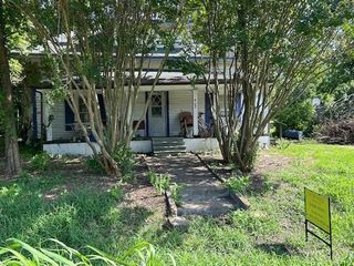 407 E Grand Street, Whitewright, TX 75491