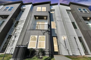 4802 Elysian Street E, Houston, TX 77009