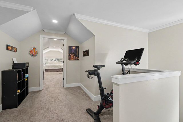 907 University Place, Grosse Pointe City, MI 48230