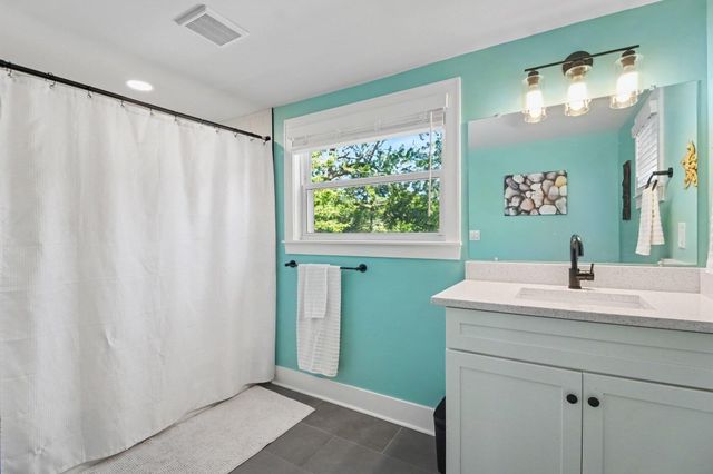 907 University Place, Grosse Pointe City, MI 48230