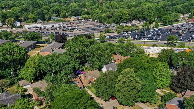 907 University Place, Grosse Pointe City, MI 48230