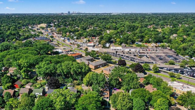 907 University Place, Grosse Pointe City, MI 48230