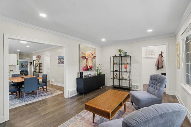 907 University Place, Grosse Pointe City, MI 48230