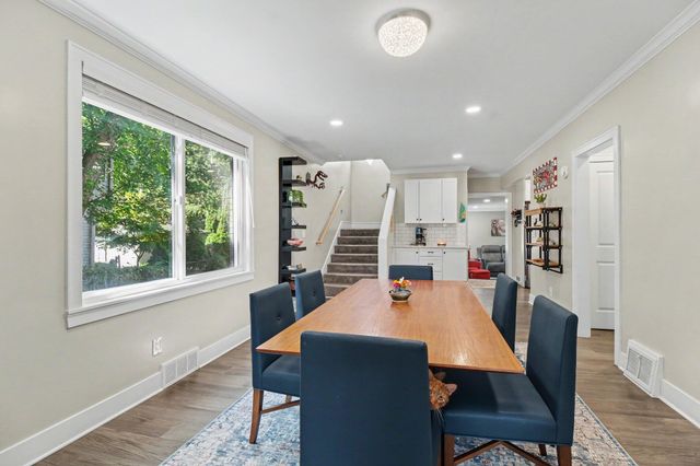 907 University Place, Grosse Pointe City, MI 48230