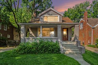 907 University Place, Grosse Pointe City, MI 48230