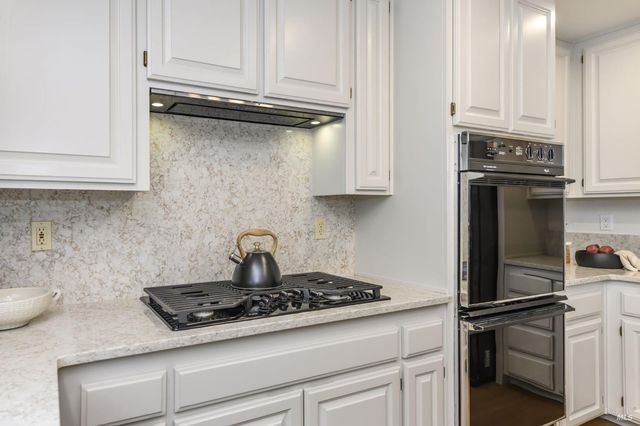 493 Fieldstone Dr, Novato, CA 94945