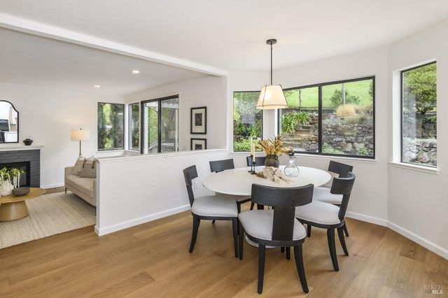 493 Fieldstone Dr, Novato, CA 94945