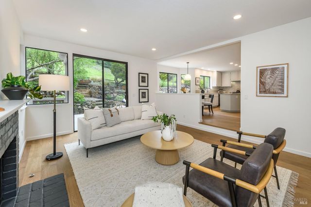 493 Fieldstone Dr, Novato, CA 94945