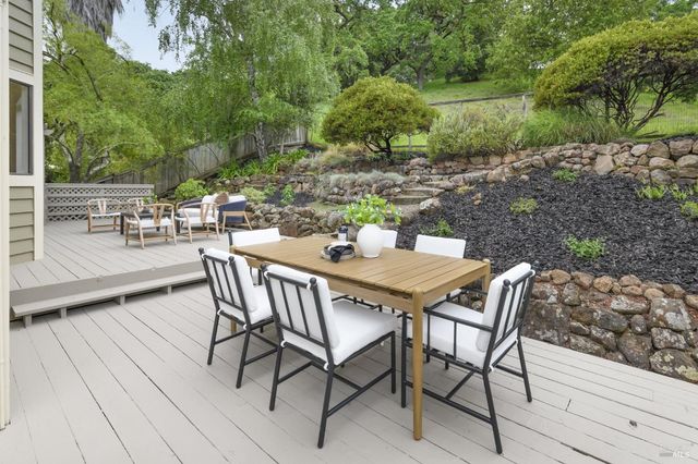 493 Fieldstone Dr, Novato, CA 94945