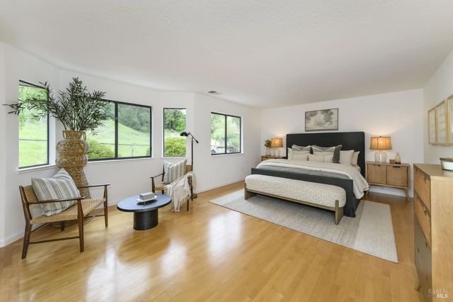 493 Fieldstone Dr, Novato, CA 94945