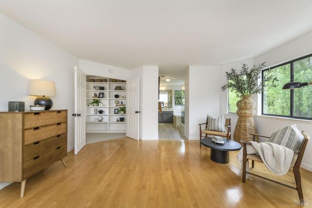 493 Fieldstone Dr, Novato, CA 94945