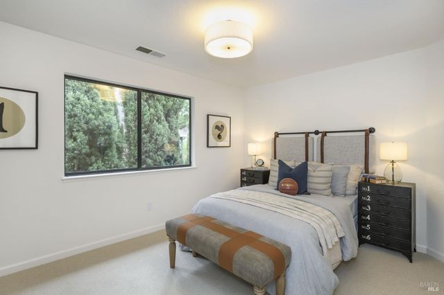 493 Fieldstone Dr, Novato, CA 94945