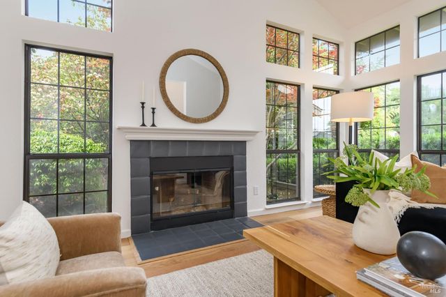 493 Fieldstone Dr, Novato, CA 94945