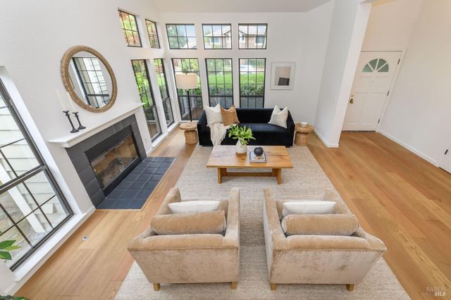 493 Fieldstone Dr, Novato, CA 94945