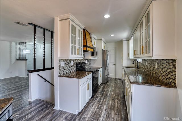 949 Mountain View Drive, Castle Rock, CO 80104