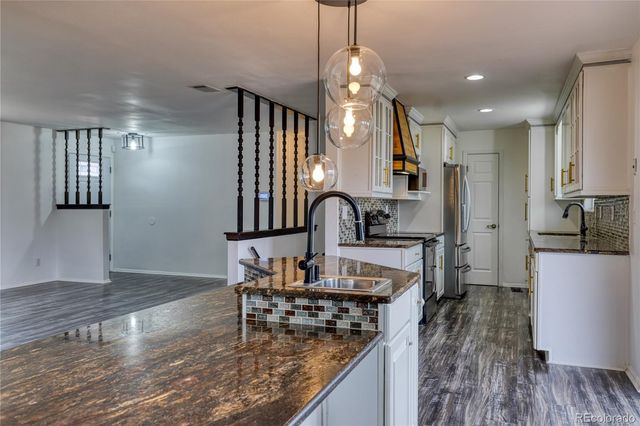 949 Mountain View Drive, Castle Rock, CO 80104