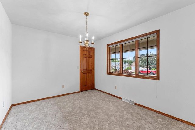 1525 PARKVIEW DRIVE, New London, WI 54961