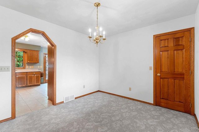 1525 PARKVIEW DRIVE, New London, WI 54961